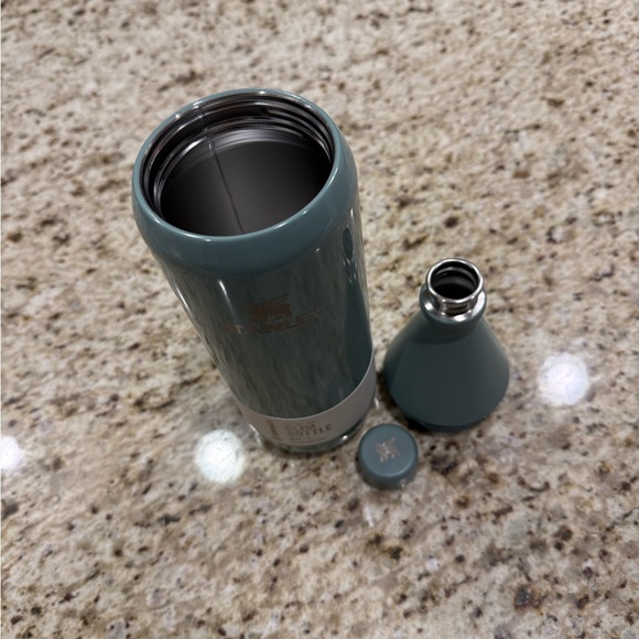 Stanley The All Day SlimBottle Insulated 34oz - Picture 4 of 4